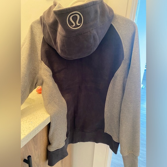 LULULEMON- Scuba Hoodie - Picture 2 of 6